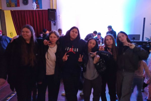 23-12-weihnachtsdisco-6D3812BB7-C0D7-597E-2323-1EA6A842051D.jpg