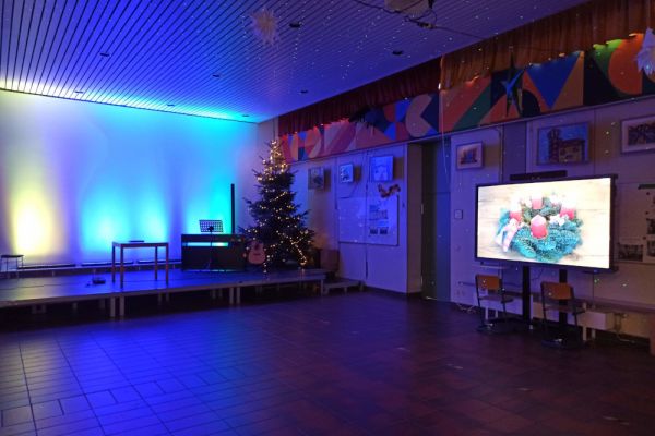 23-12-weihnachtsdisco-8CE4822BA-86BF-A42E-5711-40314A67ED33.jpg