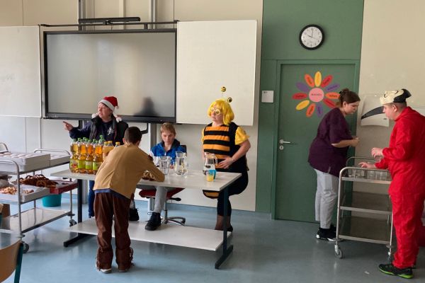 24-02-fasching-181426E243-4F09-48C7-B236-5BD9FC24BF71.jpg