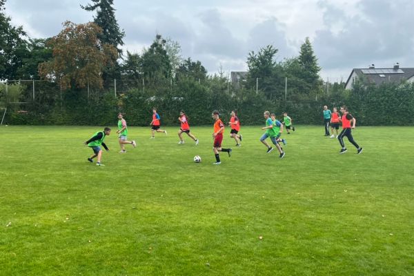 24-07-fussballspiel-3-6-121E3470E-DBD8-CFBD-F88D-8A947DA1B271.jpeg