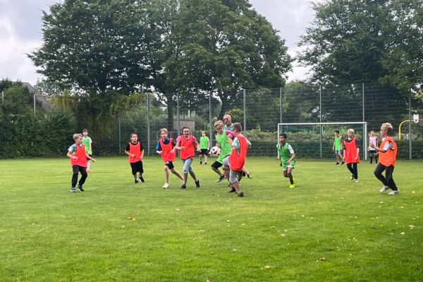 24-07-fussballspiel-3-6-44B9BDF3B-61A5-4B74-B04B-AD20F8308326.jpeg