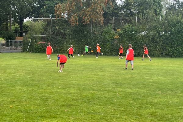 24-07-fussballspiel-3-6-6580135A6-340E-CEAE-FB4F-E5BFB8675D93.jpeg