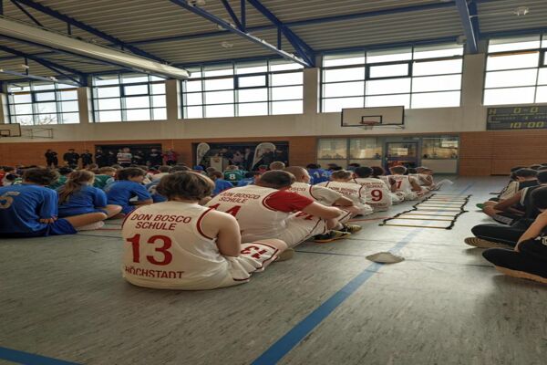 24-11-basketball-293AAEDDE-0CCF-AADB-4DE8-27BC24B47BAE.jpg