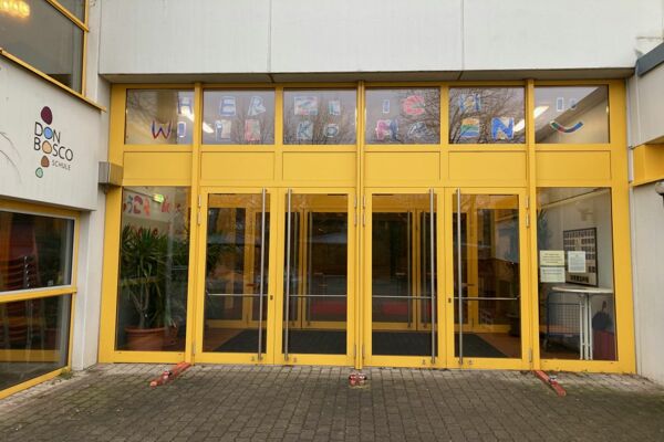 24-12-schulhausgestaltung-32700A00C-C5ED-7EA1-0D39-8FD3643A0CDF.jpg