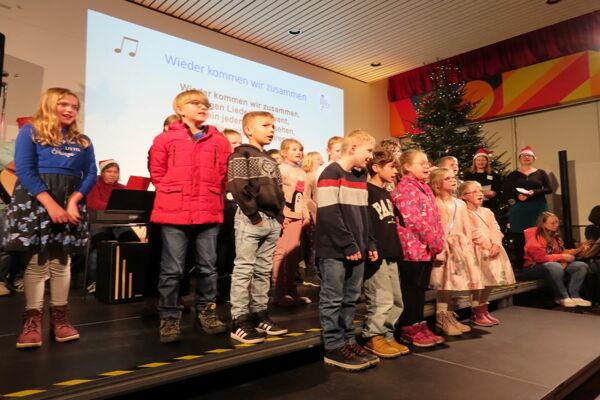 adventsfeier-24-18A0339110-ADDC-801E-A013-643E3D3DBED0.jpg