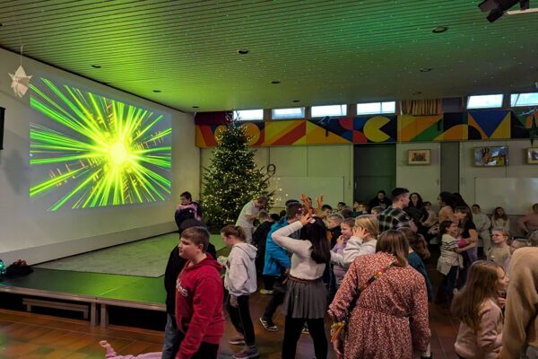 24-12-disco-pause-349E60693-01DE-BB13-2566-26F99601CF36.jpg