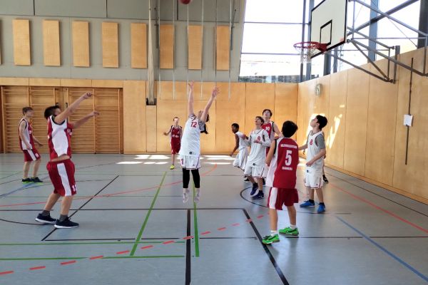 23-03-bb-lions-league-im-spiel-1CF7C8015-3D47-B48A-63C9-AABFF11FEBBD.jpg