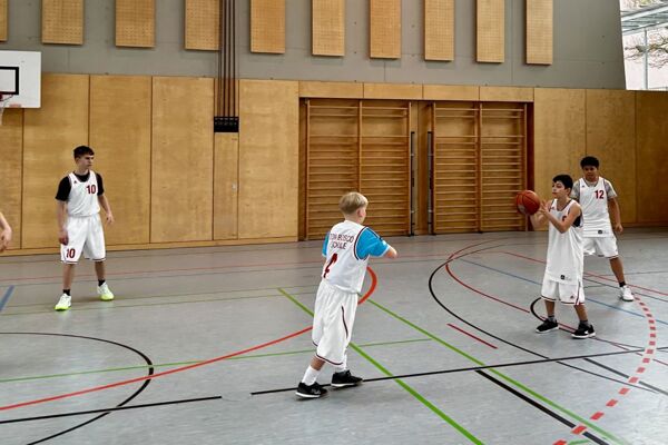 25-04-basketball-3-spieltag-08D9F15429-83A6-B8B0-886F-14A3A69BF4CE.jpg