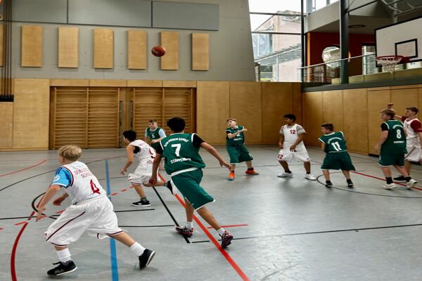 25-04-basketball-3-spieltag-119D7B78F2-B06A-FD1B-BBF5-D898F5766255.jpg