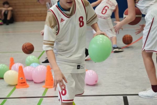 25-12-basketballtag-03B2017349-4D9E-7BC8-49C1-53D2DF8D6C92.jpg