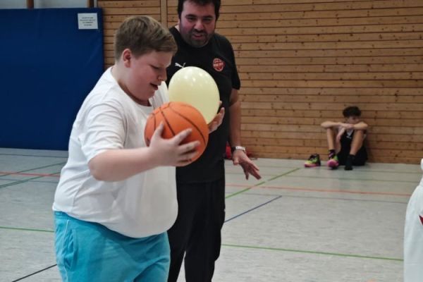 25-12-basketballtag-04B1266462-C846-C107-AEB5-C3F2B229BC05.jpg