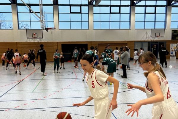 25-12-basketballtag-1221E10705-BECF-2E36-DA66-89A89FC49962.jpg
