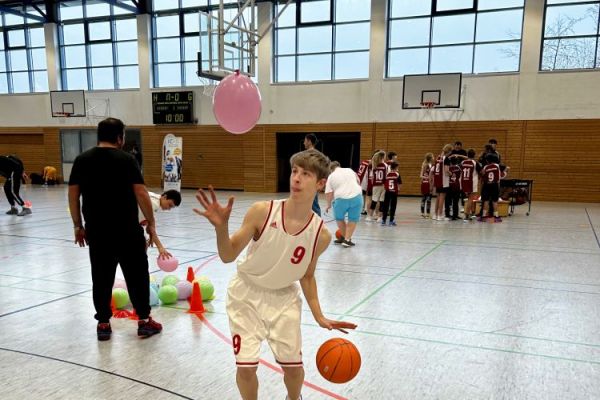 25-12-basketballtag-157980C2A7-C54C-BB70-5258-D5F0F9F0689D.jpg