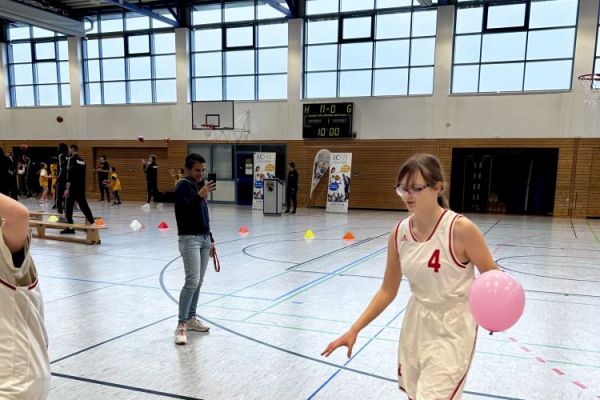 25-12-basketballtag-16F03358A7-7545-4232-2E79-B233B96AEF51.jpg