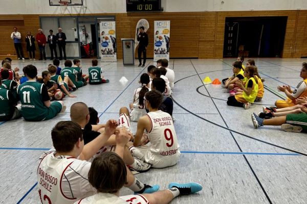 25-12-basketballtag-17F70A2536-7274-A60C-BDA5-AA04928FA9C7.jpg