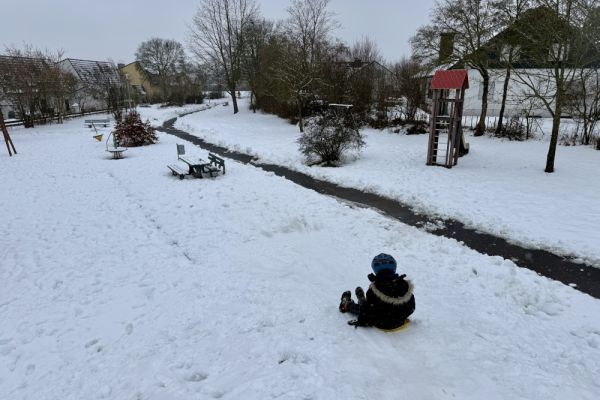 schnee24B5E03F6-C8D4-0EB9-F247-2AA3B58542CC.jpeg