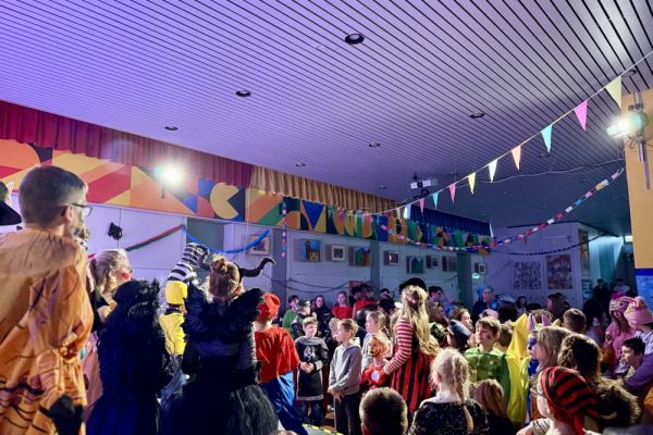 26-02-schulfasching-0789C0B88B-D1DE-9CE4-DC11-98031C0CEF34.jpg