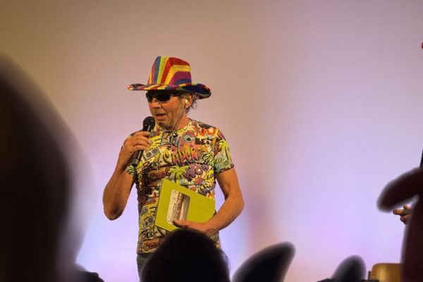 26-02-schulfasching-10ED3F054D-B62C-2CDD-48B9-33AB23AEB57E.jpg