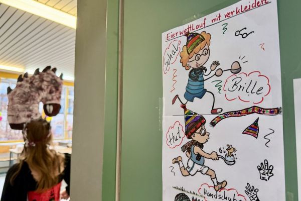 26-02-schulfasching-111EE4DDD0-5A25-0378-0D6F-CAD4C8973D90.jpg
