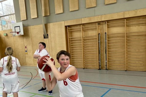 26-02-lions-liga-basketball-073219BCB3-1967-79B6-FF38-8F90123C4B1A.jpg