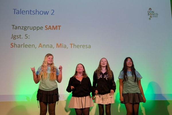 26-05-schulversammlung-069FD17D5E-EFAB-8AAE-0690-E10D1BC1D00C.jpg
