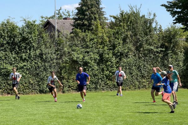 26-07-fussball18E39F16C3-EB30-40CB-99D2-B3213D4E2303.jpeg