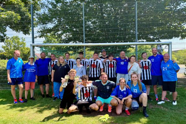 26-07-fussball37C62F362-2EF8-E31D-9C9C-AA6A096285B1.jpeg